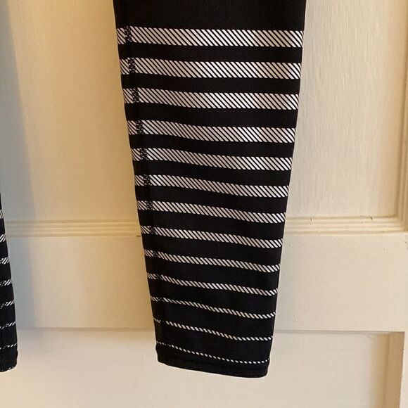 Athleta Silver Stripe Sonar Leggings Size Small - Picture 5 of 11